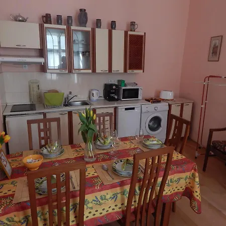 Miraculous Appartement Praha Exteriér fotografie